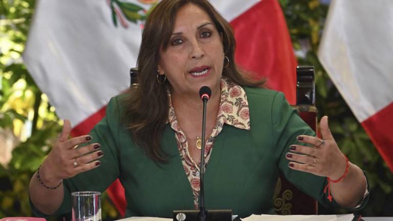 Investigan por genocidio a presidenta de Perú, tras protestas que dejan 40 muertos
