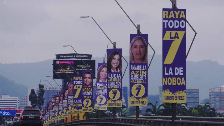 Retirarán propaganda de Daniel Noboa del Puente de la Unidad Nacional, tras arranque de campaña electoral
