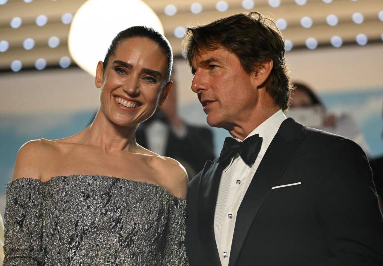 $!La actris Jennifer Connelly y el actor Tom Cruise en la presentación de Top Gun : Maverick durante la edición 75 del Festival de Cannes.