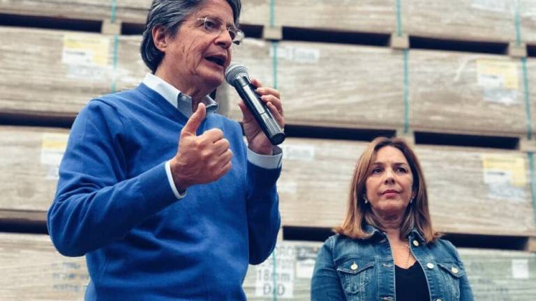 En Quito, Guillermo Lasso denuncia campaña sucia