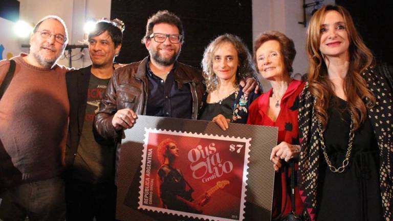 Lanzan un sello postal en homenaje a Gustavo Cerati