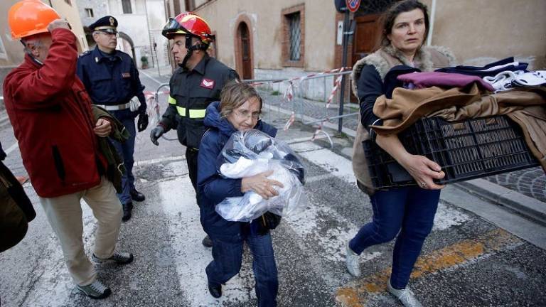 Buscan hoteles para los evacuados tras los terremotos en Italia