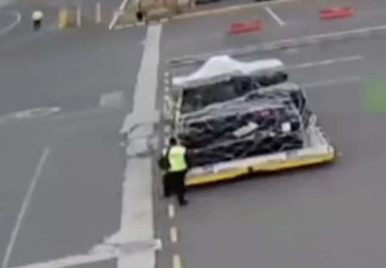 $!Video del guardia ejecutando el robo.