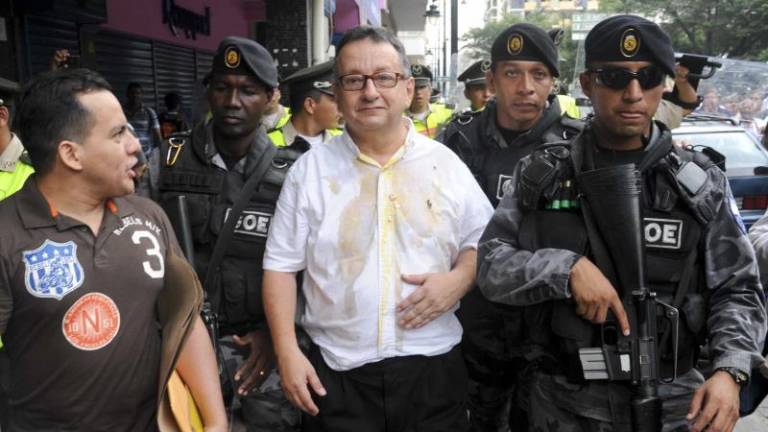 Ecuador reconoce parcialmente violación a derechos de periodistas demandados por Correa