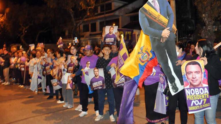 En Cuenca, los simpatizantes de Daniel Noboa salieron a celebrar su reelección.