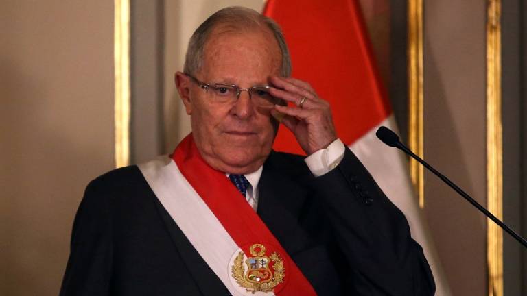 Kuczynski designa nuevos ministros en Perú para intentar superar la crisis