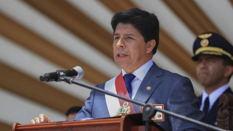 Pedro Castillo disuelve el Congreso, decreta Gobierno de emergencia y toque de queda en Perú
