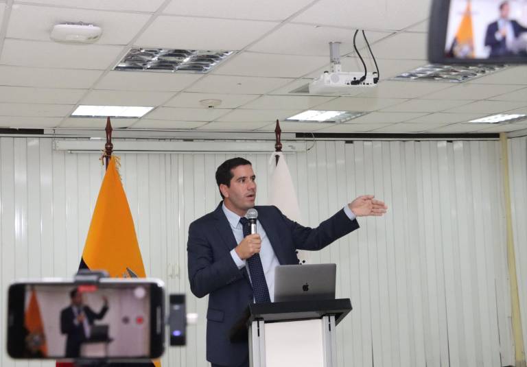 $!Fotografía de archivo del ministro de Energía y Minas encargado, Roberto Luque, quien también es titular de la cartera de Transporte y Obras Públicas.