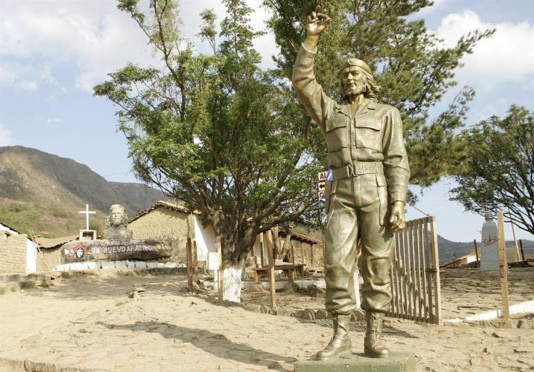 $!¿Quién tomó la decisión de matar al Che Guevara? y otras dudas a 25 años del hallazgo del cuerpo