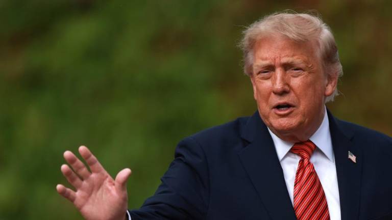 Trump retira a Venezuela de lista de países que incumplen lucha antidrogas y felicita a Ecuador