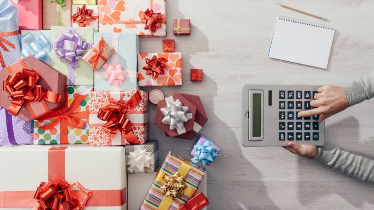Analice su crédito y evite el sobreendeudamiento en sus compras navideñas