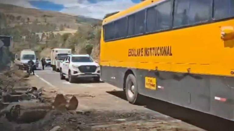 La vía Quito - Cayambe fue habilitada este sábado por la Policía Nacional