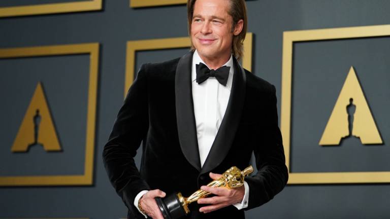 Brad Pitt logró su primer Óscar como actor. Foto: AFP.