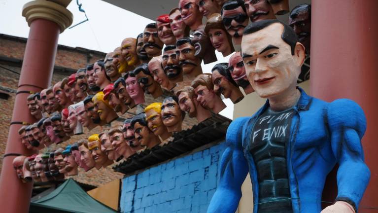 VIDEO | Incidentes delictivos sacuden la calle 6 de Marzo, tradicional corredor de monigotes en Guayaquil