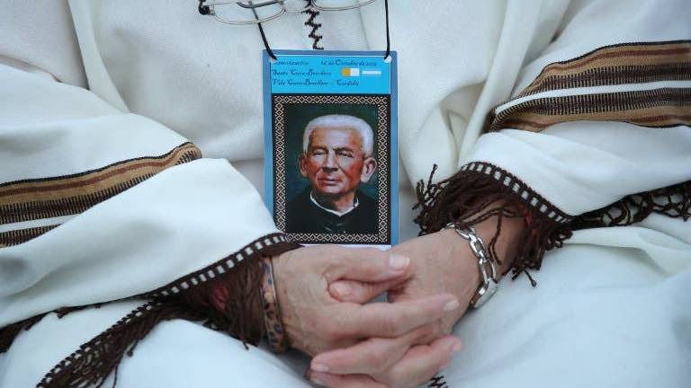 El papa Francisco proclama al primer santo argentino