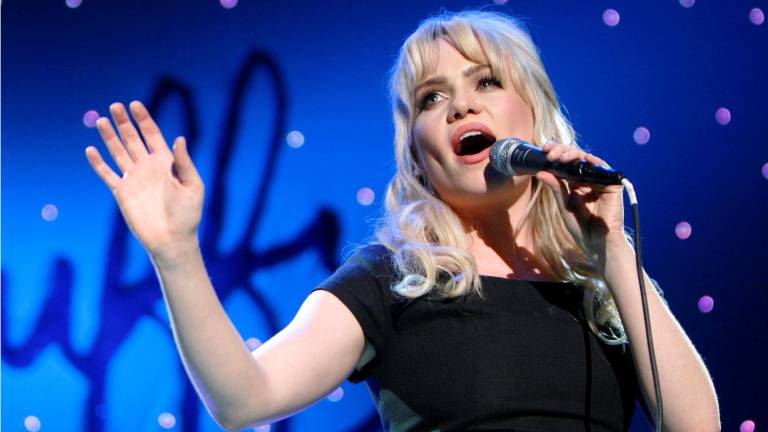 La cantante británica que desapareció de los medios tras ser violada
