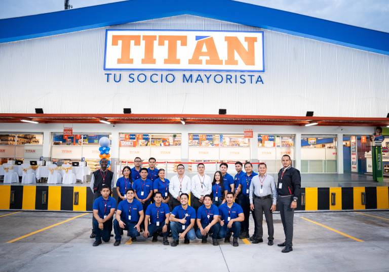 $!Equipo de la distribuidora mayorista TITÁN.