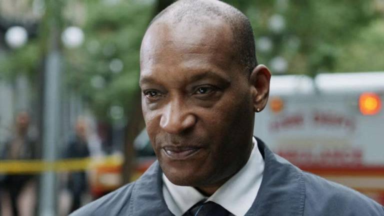 Tony Todd en una escena de la popular saga de terror, Destino Final.