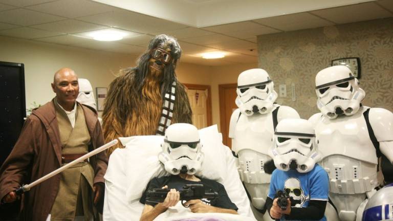 Disney cumple el último deseo de un fanático de Star Wars a punto de morir