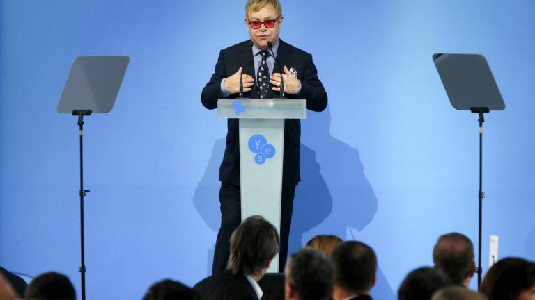 Elton John habló con Putin sobre la homosexualidad en Rusia