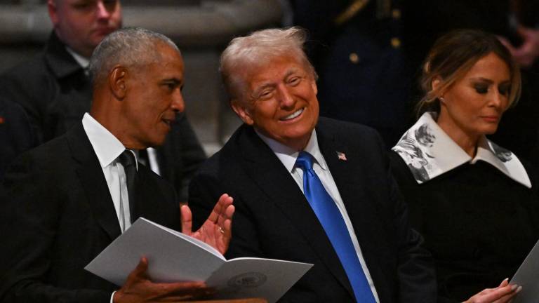 Los expresidentes de Estados Unidos, Barack Obama (izquierda) y Donald Trump (derecha), compartieron momentos en el funeral de Estado al exmandatario Jimmy Carter.