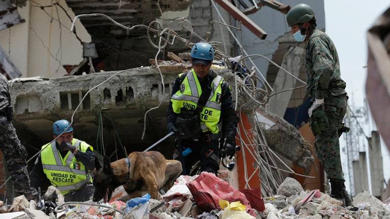 Cifra de muertos por el terremoto supera los 650