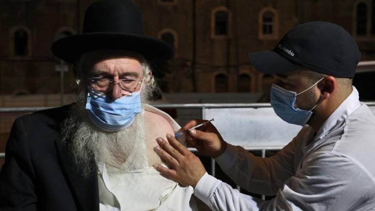 Israel anuncia nueva variante desconocida del coronavirus que combina subvariantes