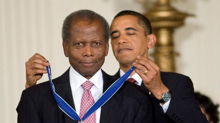 Fallece Sidney Poitier, el primer actor afroamericano que fue premiado con un Óscar