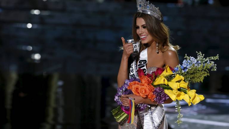 Miss Colombia dice que pese a error nadie le quita título de Miss Universo