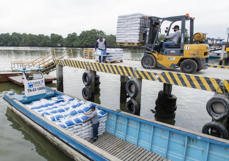 $!Costamarket es la distribuidora autorizada de la marca Cargill para la provincia de El Oro. Entregan sus productos a las camaroneras en isla o continente.