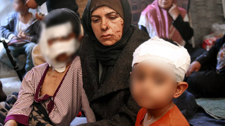 &quot;¿Está muerto?&quot;: la tragedia de los padres tras matanza en Siria