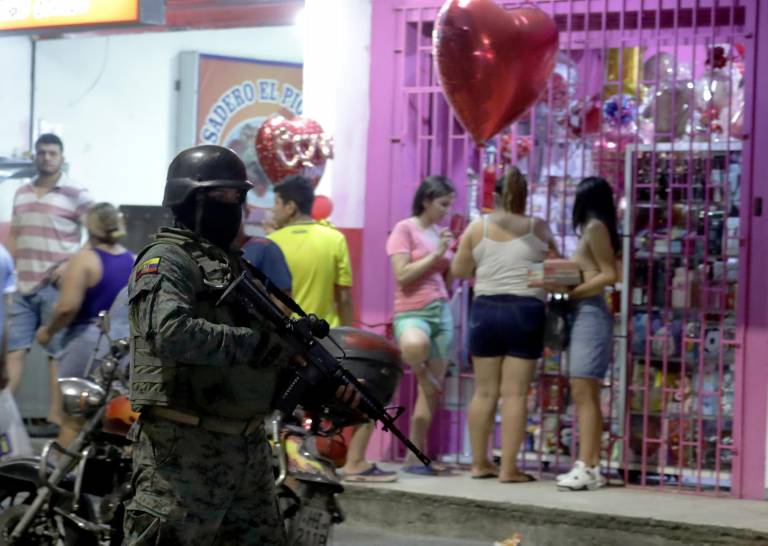 $!Miembros de las Fuerzas Armadas y Policía realizaron operativos tipo CAMEX en varios sectores del cantón Durán, en la provincia de Guayas, el 13 de enero.