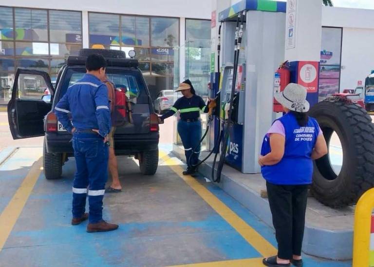 $!Técnicos verifican el cumplimiento de precios de combustibles en gasolinerías