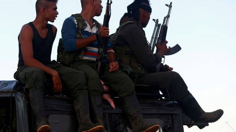 FARC ratifican el acuerdo de paz e invitan a dejar las armas