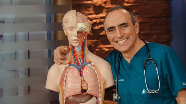 “El virus nos está enseñando a vivir”, expone el doctor Marco Albuja