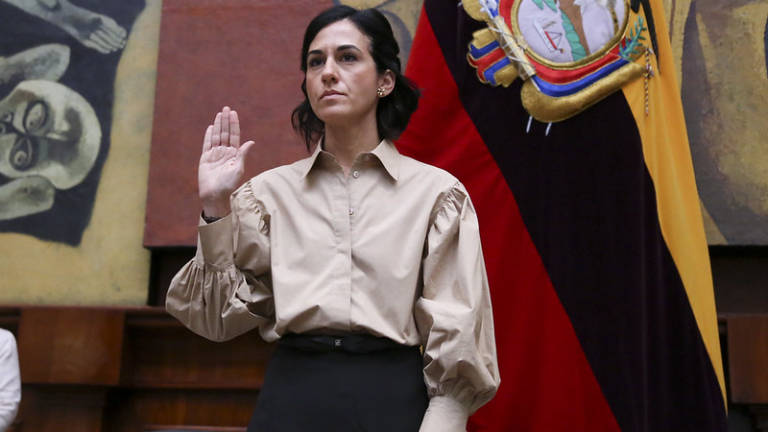 Rumores de renuncia de la vicepresidenta son mentira, dice María Paula Romo