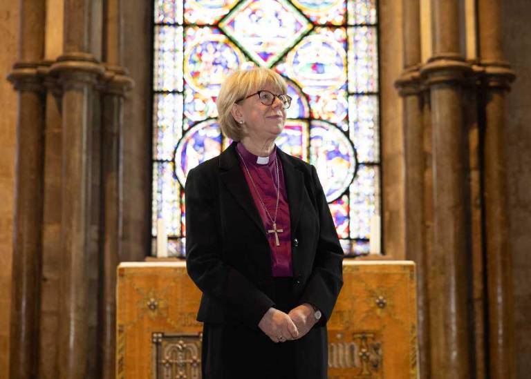 $!Antes de su ordenación, Mullally fue Directora Nacional de Enfermería en Reino Unido.