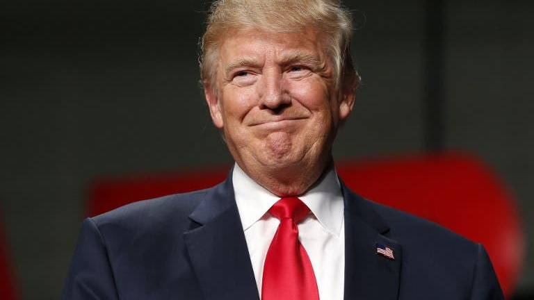 Trump: &quot;Va a ser un gran muro y lo negociaré para bajar el precio&quot;