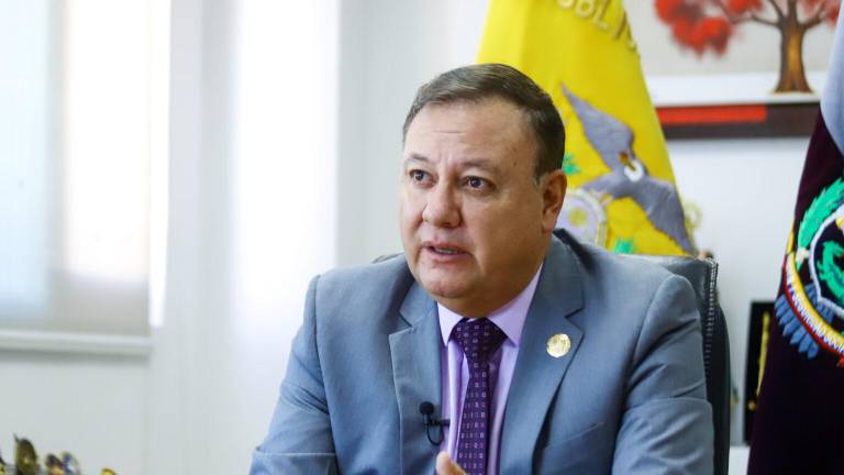 Ministro Zapata descarta presencia del Tren de Aragua en Ecuador, pero hay alerta por 'Niño Guerrero'