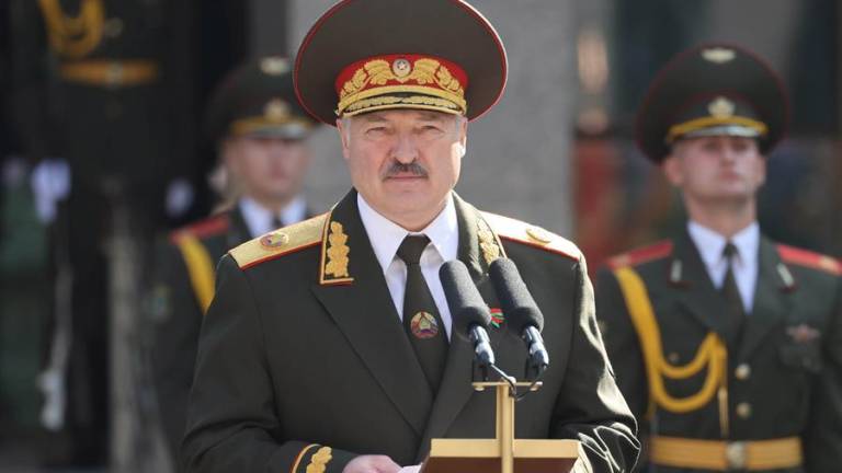 Macron: Lukashenko debe plegarse al veredicto de las urnas y dejar el poder