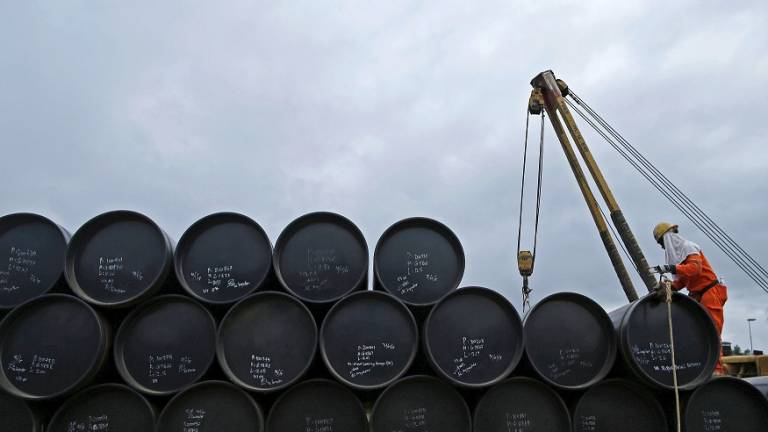 Ecuador promete cumplir a &quot;rajatabla&quot; con recorte de OPEP