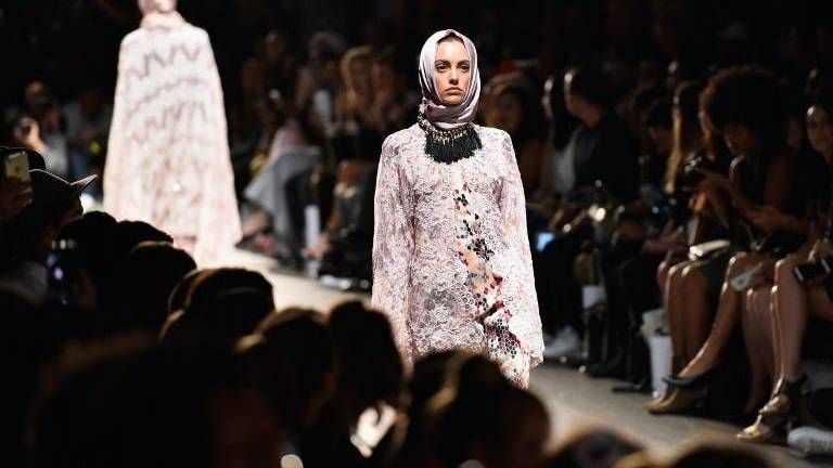 Modelos con hijab por primera vez en Semana de la Moda de Nueva York