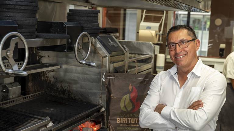 Biritute: El emprendimiento ecuatoriano que innova en la producción sostenible de carbón