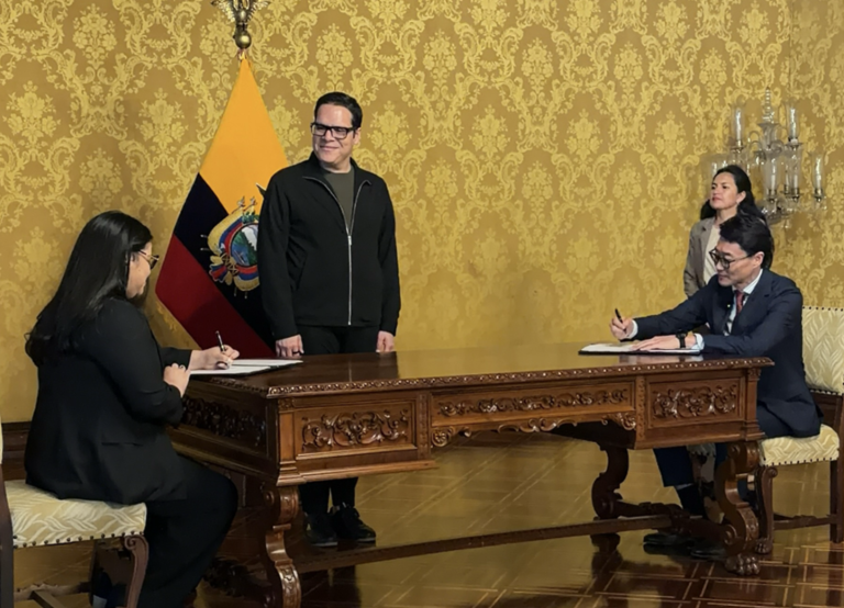 $!José Julio Neira fue testigo de la firma del acuerdo.