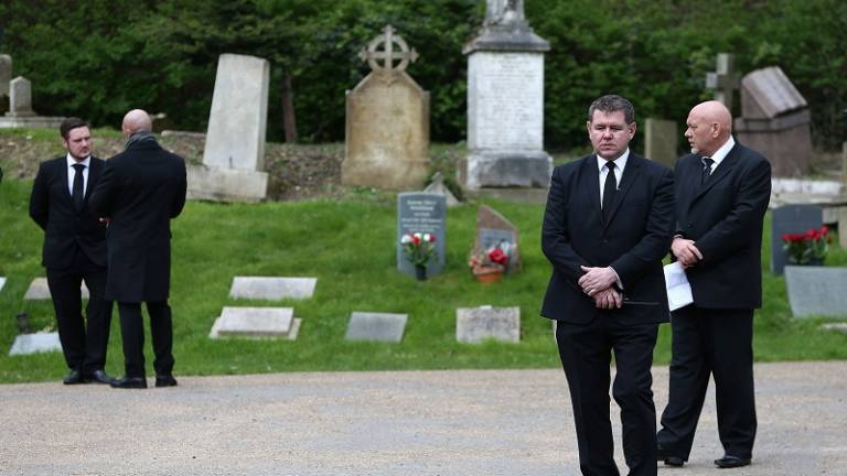 George Michael fue enterrado en privado, anunció su familia