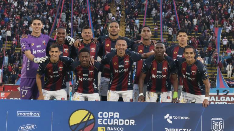 Presentación del once titular del Deportivo Quito para enfrentar a Gualaceo por Copa Ecuador 2026.