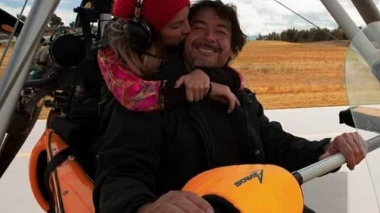 Hallan cuerpo que sería del padre de Gabriela Villalba, flotando en el mar de Perú