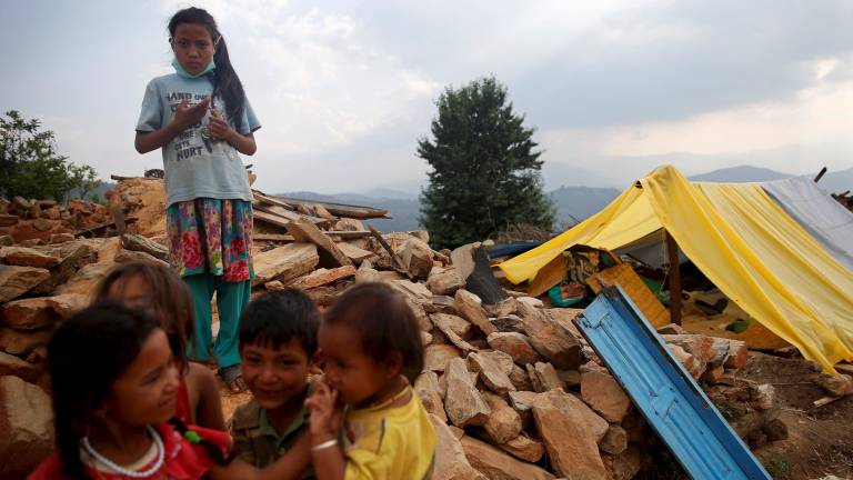 Nepal prohíbe que menores de 16 años viajen solos para evitar tráfico de niños
