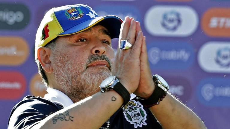 Siete imputados por homicidio de Maradona: Fiscalía descubre mensajes y audios del equipo médico