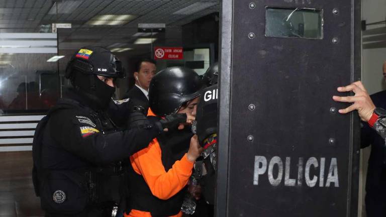 Mayra Salazar aportó con datos claves en los casos Metástasis y Purga. Ella asistió el 3 de junio de 2024 a la audiencia de testimonio anticipado en el caso Purga.